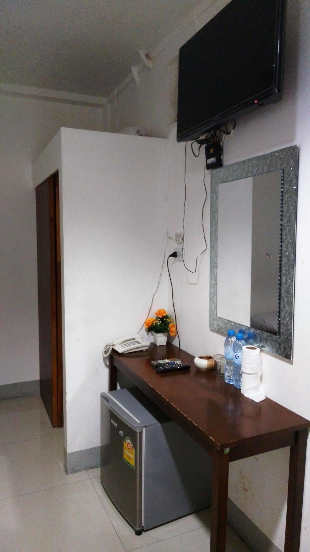 Alsana Hotel Банкок Екстериор снимка