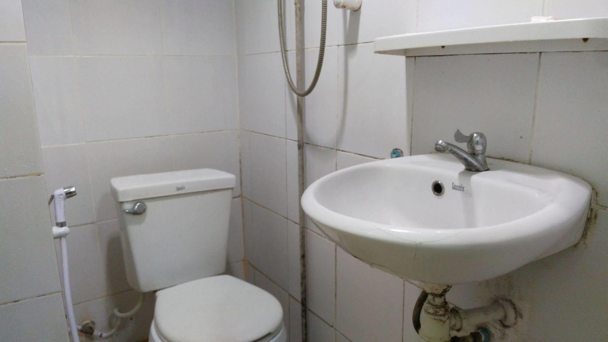 Alsana Hotel Банкок Екстериор снимка