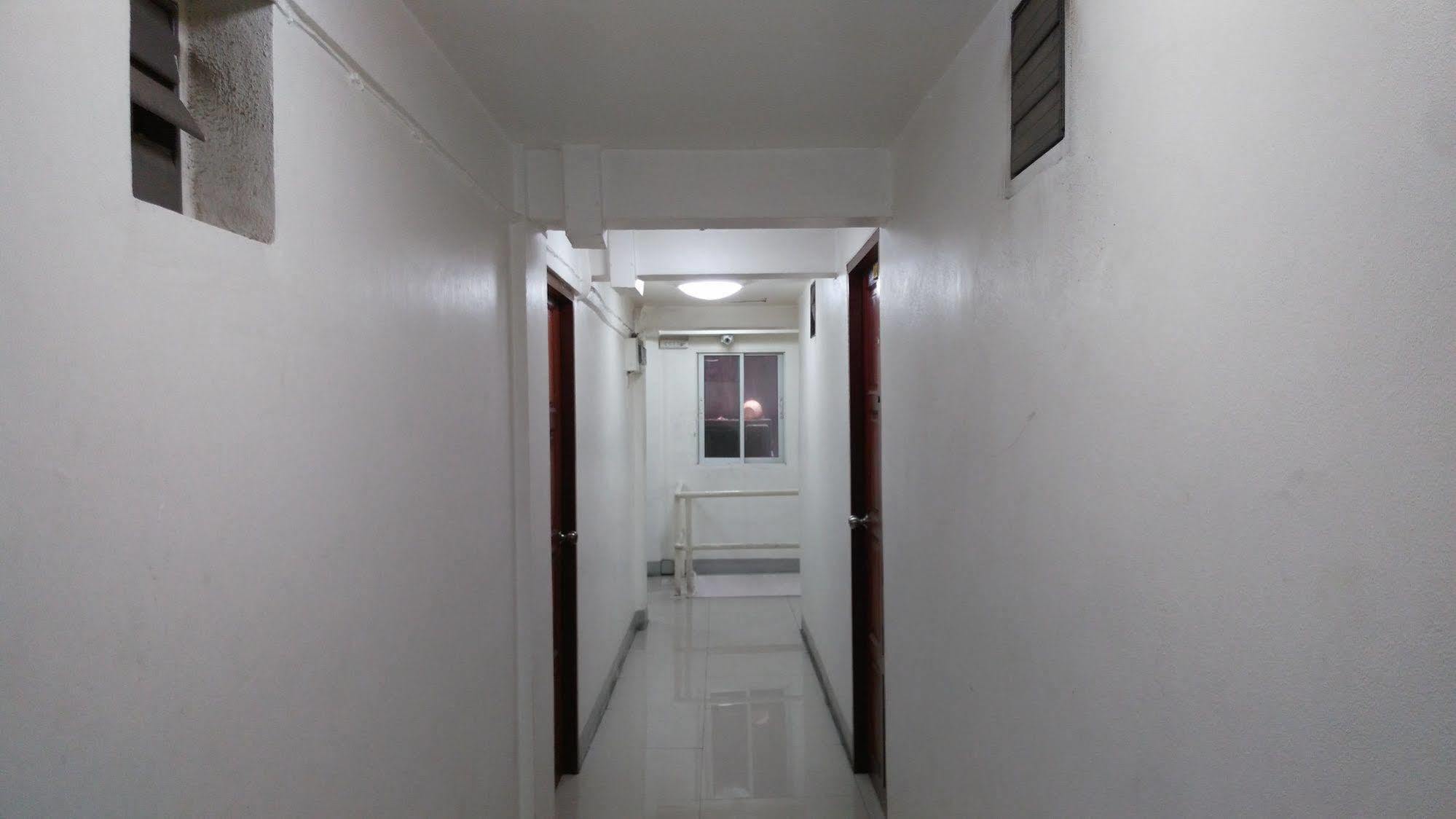 Alsana Hotel Банкок Екстериор снимка